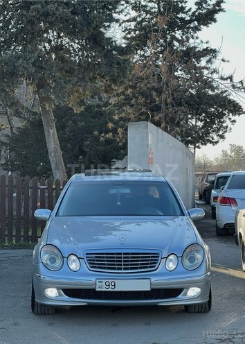 Mercedes E 240 2002, 329,478 km - 2.6 l - Quba