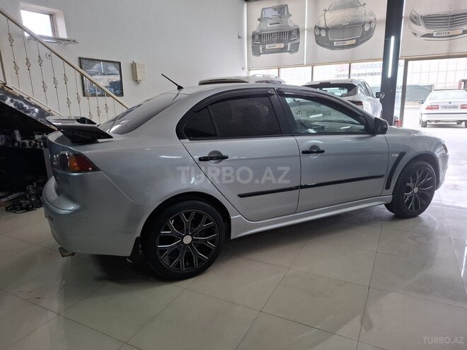 Mitsubishi Lancer-5