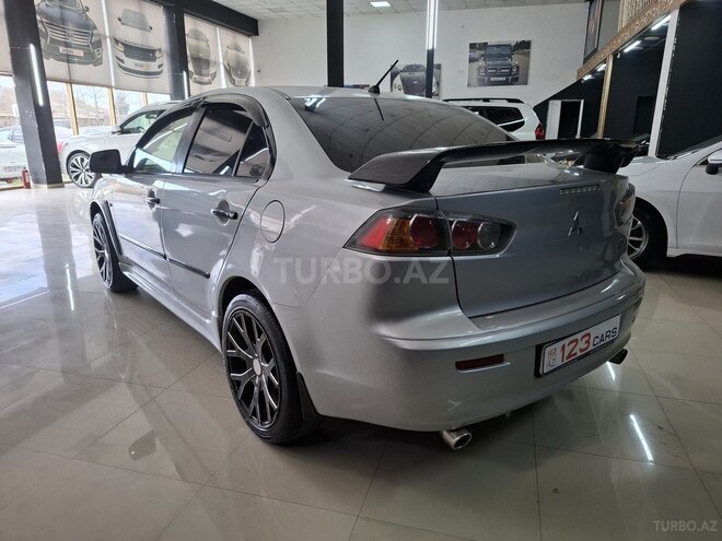 Mitsubishi Lancer-9