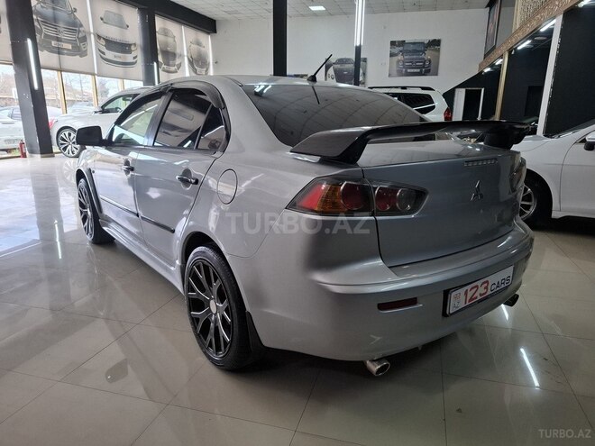 Mitsubishi Lancer-8