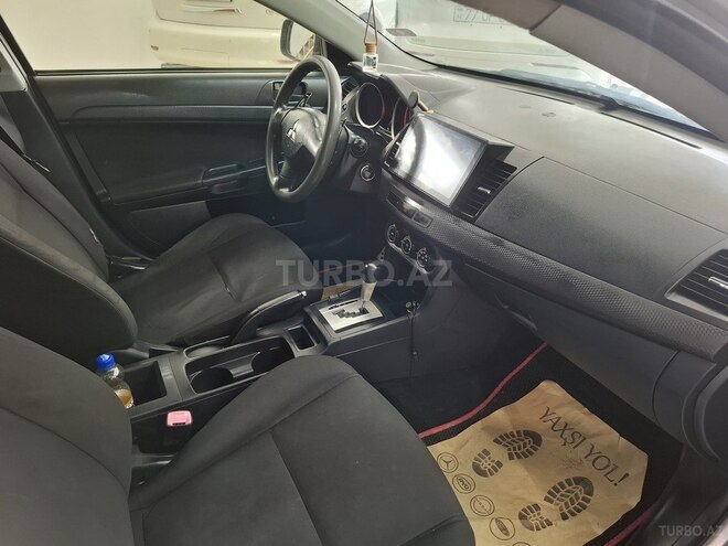 Mitsubishi Lancer-17
