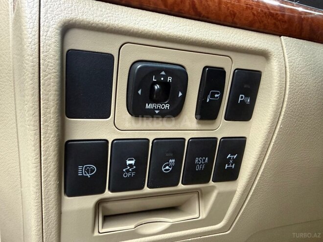 Toyota Land Cruiser-15