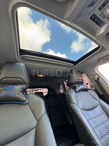 Toyota RAV4-6