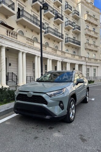 Toyota RAV4-1