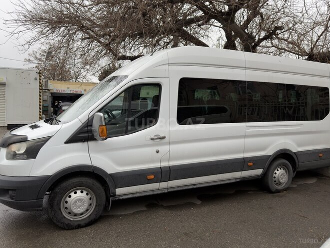 Ford Transit-3