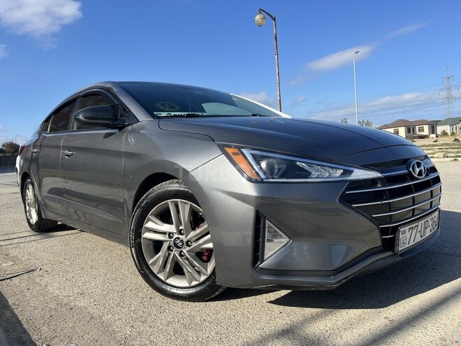 Hyundai Elantra-2