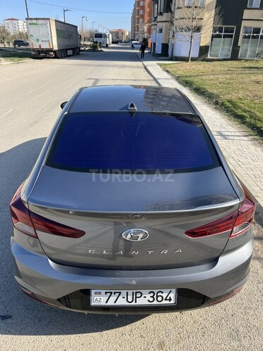 Hyundai Elantra-5