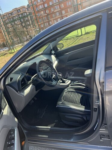Hyundai Elantra-6