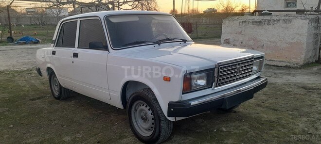 LADA (VAZ) 2107-2
