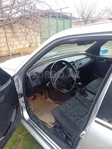 Mercedes C 220 1995, 546,404 km - 2.2 л - Quba
