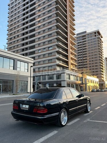 Mercedes E 320 2002, 268,000 km - 3.2 l - Bakı
