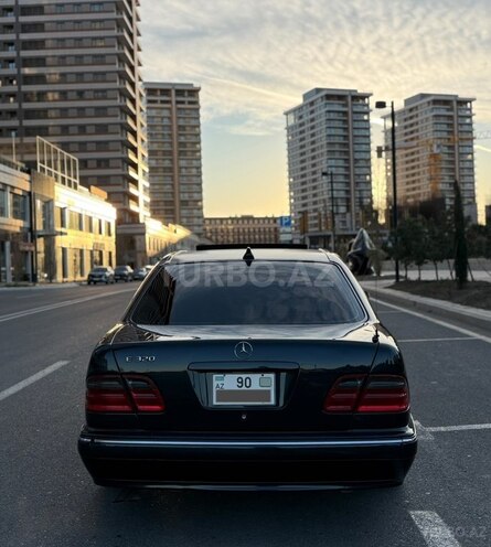 Mercedes E 320 2002, 268,000 km - 3.2 l - Bakı