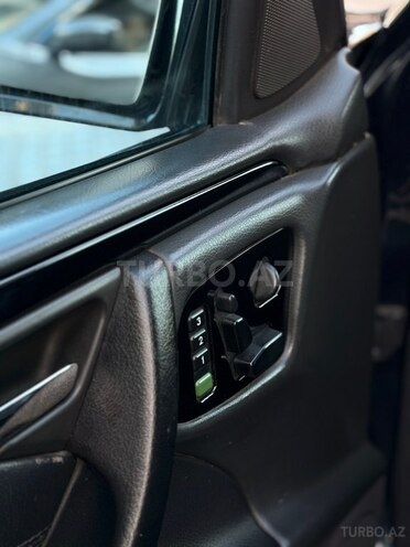 Mercedes E 320 2002, 268,000 km - 3.2 l - Bakı