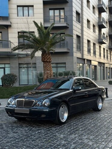 Mercedes E 320 2002, 268,000 km - 3.2 l - Bakı