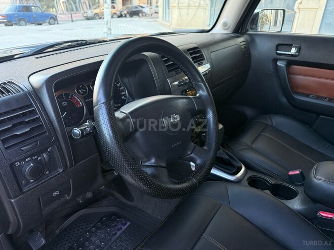 Hummer H3-12