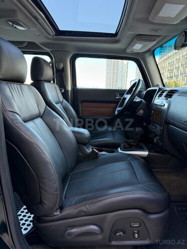 Hummer H3-16