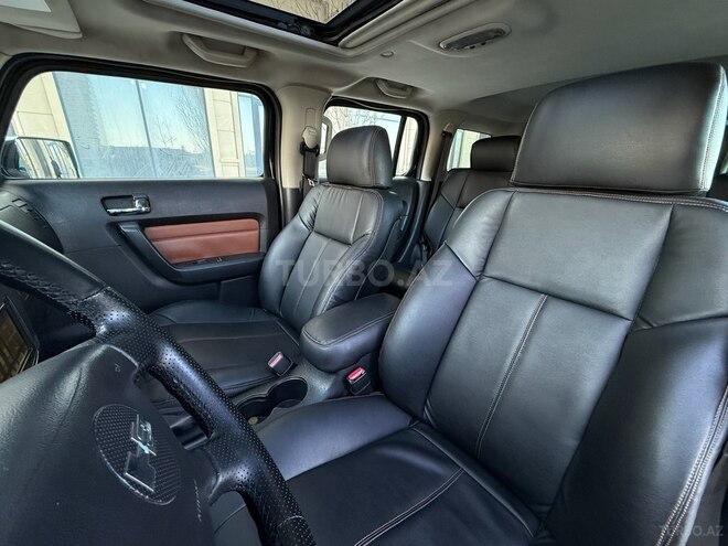 Hummer H3-11