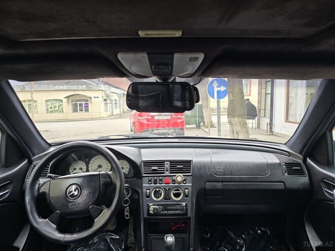 Mercedes C 240 1998, 285,000 km - 2.4 л - Quba
