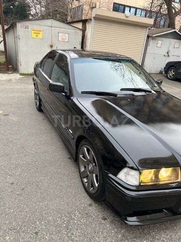 BMW 318-4