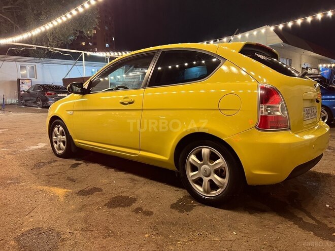 Hyundai Accent-7