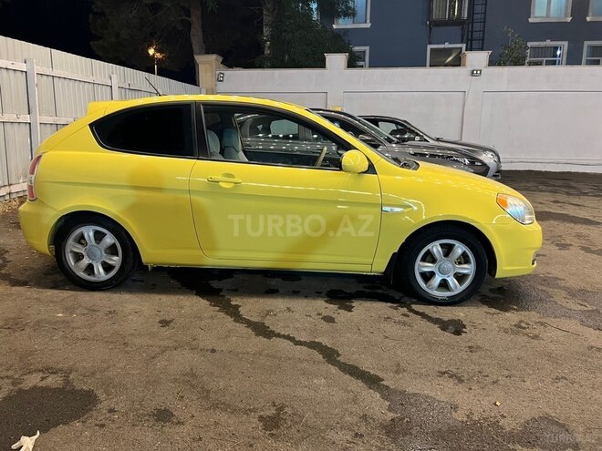 Hyundai Accent-4