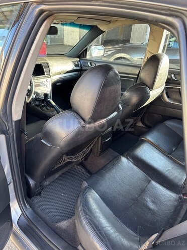 Subaru Legacy-5