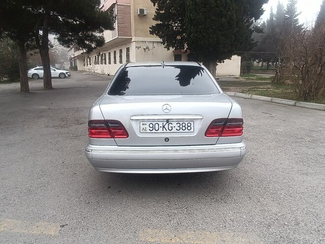 Mercedes E 220 2000, 458,612 km - 2.2 l - Bakı