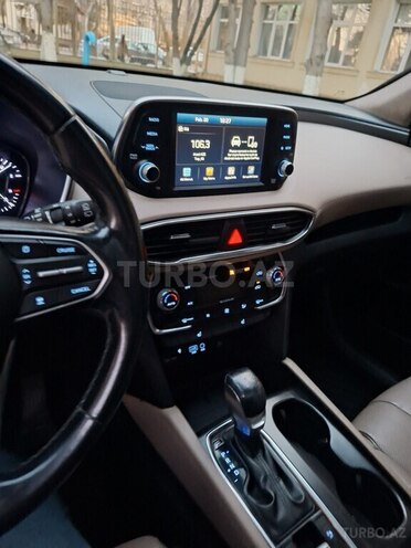 Hyundai Santa Fe-21