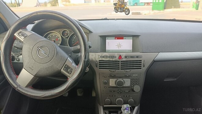 Opel Astra 2006, 218,000 km - 1.4 l - Qusar