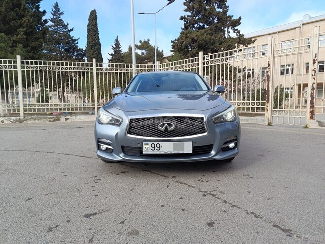Infiniti Q50-3