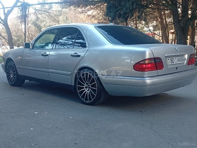Mercedes E 280 1999, 270,000 km - 2.8 l - Bakı