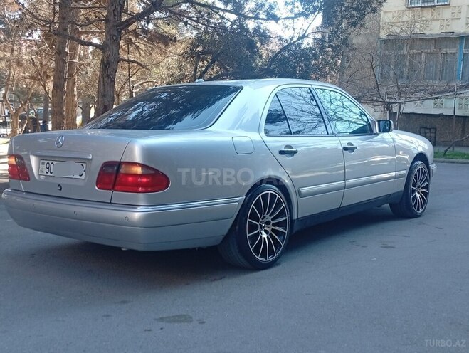 Mercedes E 280 1999, 270,000 km - 2.8 l - Bakı