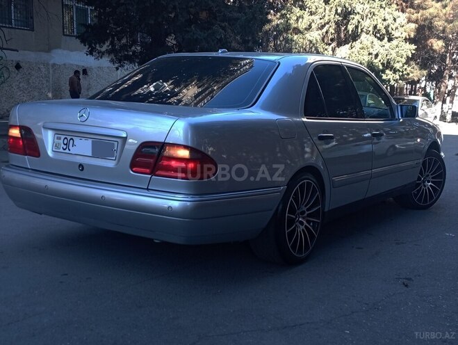 Mercedes E 280 1999, 270,000 km - 2.8 l - Bakı