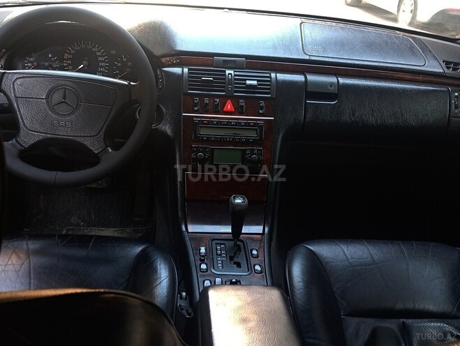 Mercedes E 280 1999, 270,000 km - 2.8 l - Bakı