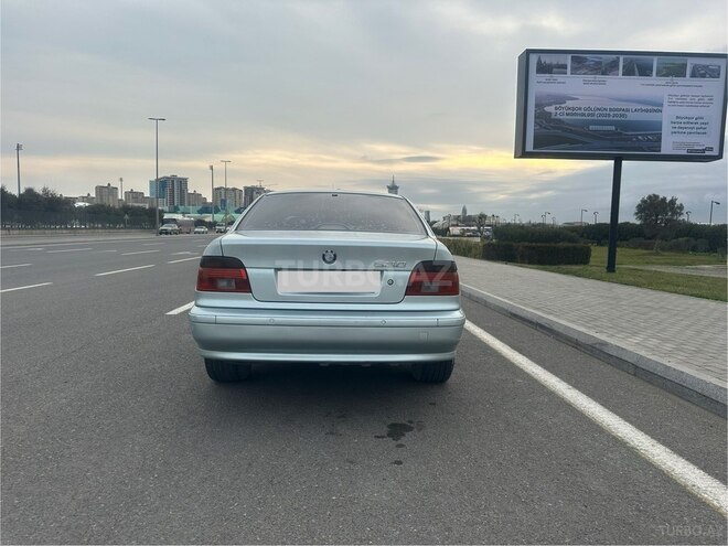 BMW 520 2001, 220,000 km - 2.2 l - Bakı