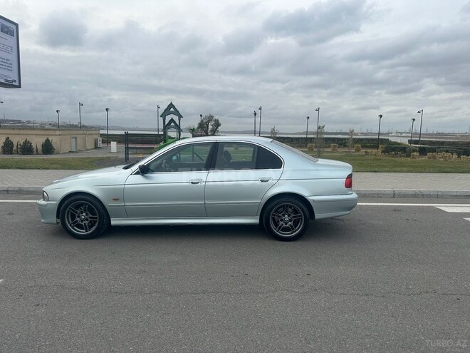 BMW 520 2001, 220,000 km - 2.2 l - Bakı