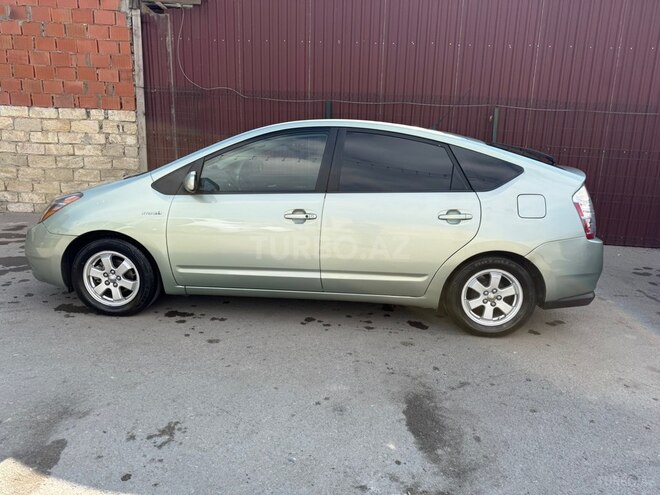 Toyota Prius-5