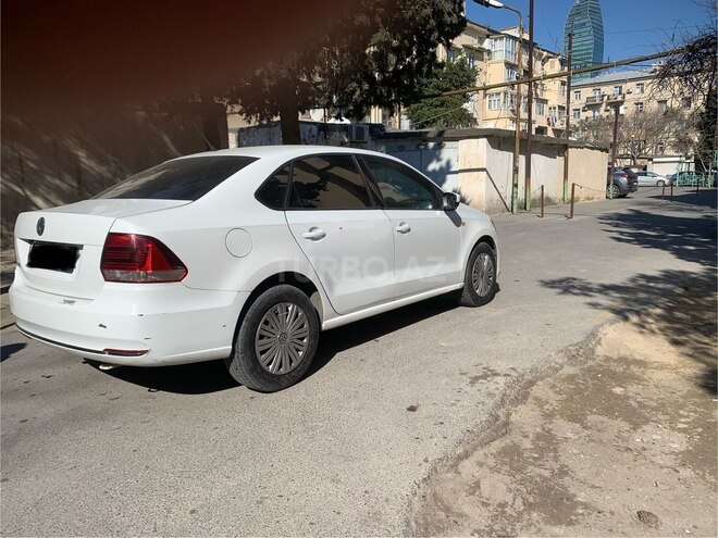 Volkswagen Polo 2018, 250,000 km - 1.6 l - Bakı