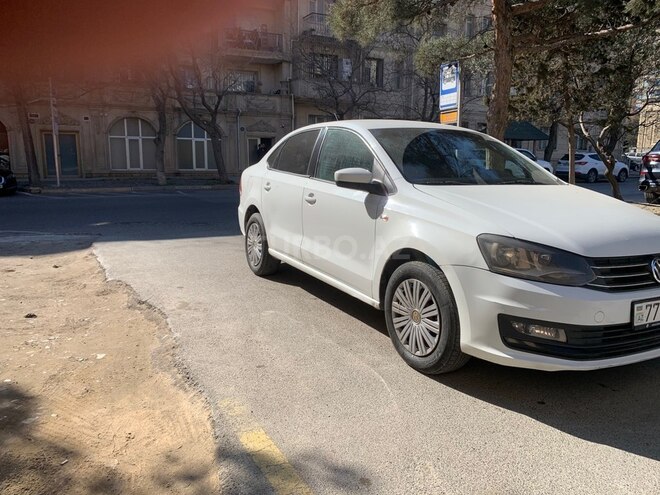 Volkswagen Polo 2018, 250,000 km - 1.6 l - Bakı