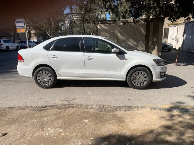 Volkswagen Polo 2018, 250,000 km - 1.6 l - Bakı