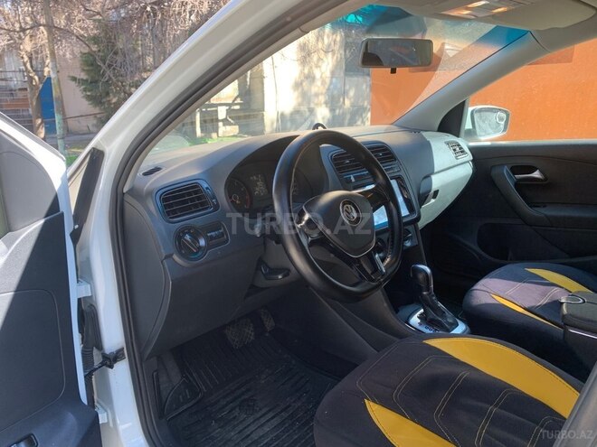 Volkswagen Polo 2018, 250,000 km - 1.6 l - Bakı