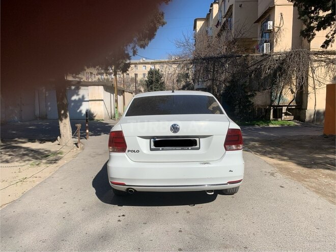 Volkswagen Polo 2018, 250,000 km - 1.6 l - Bakı