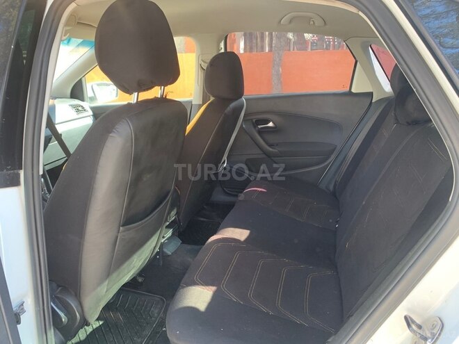 Volkswagen Polo 2018, 250,000 km - 1.6 l - Bakı