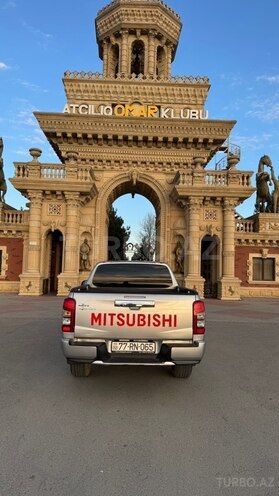 Mitsubishi L200-4