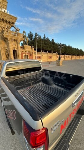 Mitsubishi L200-5