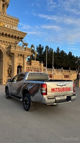 Mitsubishi L200-3