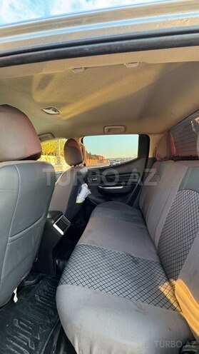 Mitsubishi L200-9