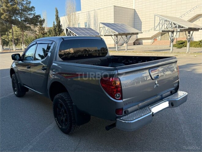 Mitsubishi L200 2015, 92,000 km - 2.5 l - Bakı