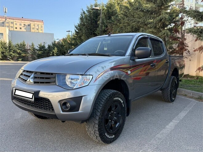 Mitsubishi L200 2015, 92,000 km - 2.5 l - Bakı