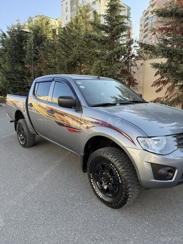 Mitsubishi L200 2015, 92,000 km - 2.5 l - Bakı